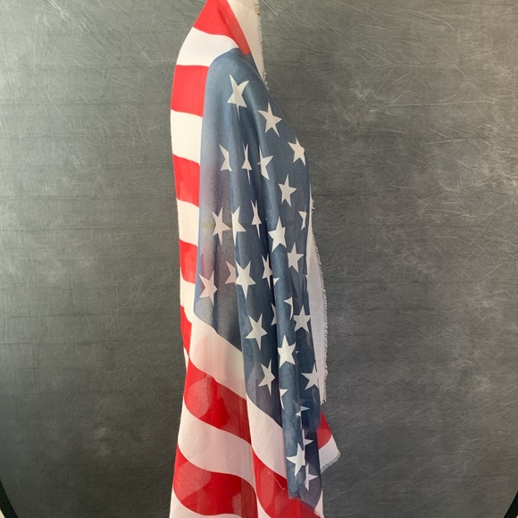 Old Navy American Flag Scarf - Picture 3 of 9